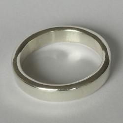 Massieve zilveren ring.