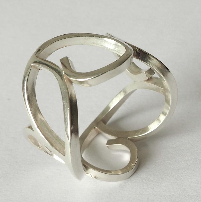 Zilveren opengewerkte ring. 