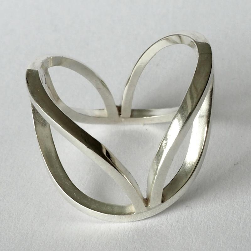 Opengewerkte zilveren ring. 